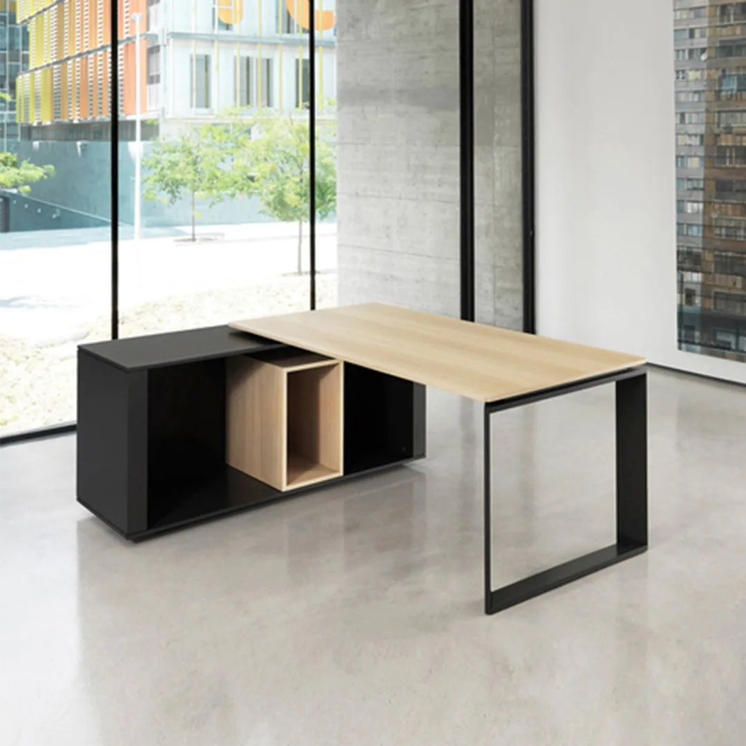 Manager table M-05