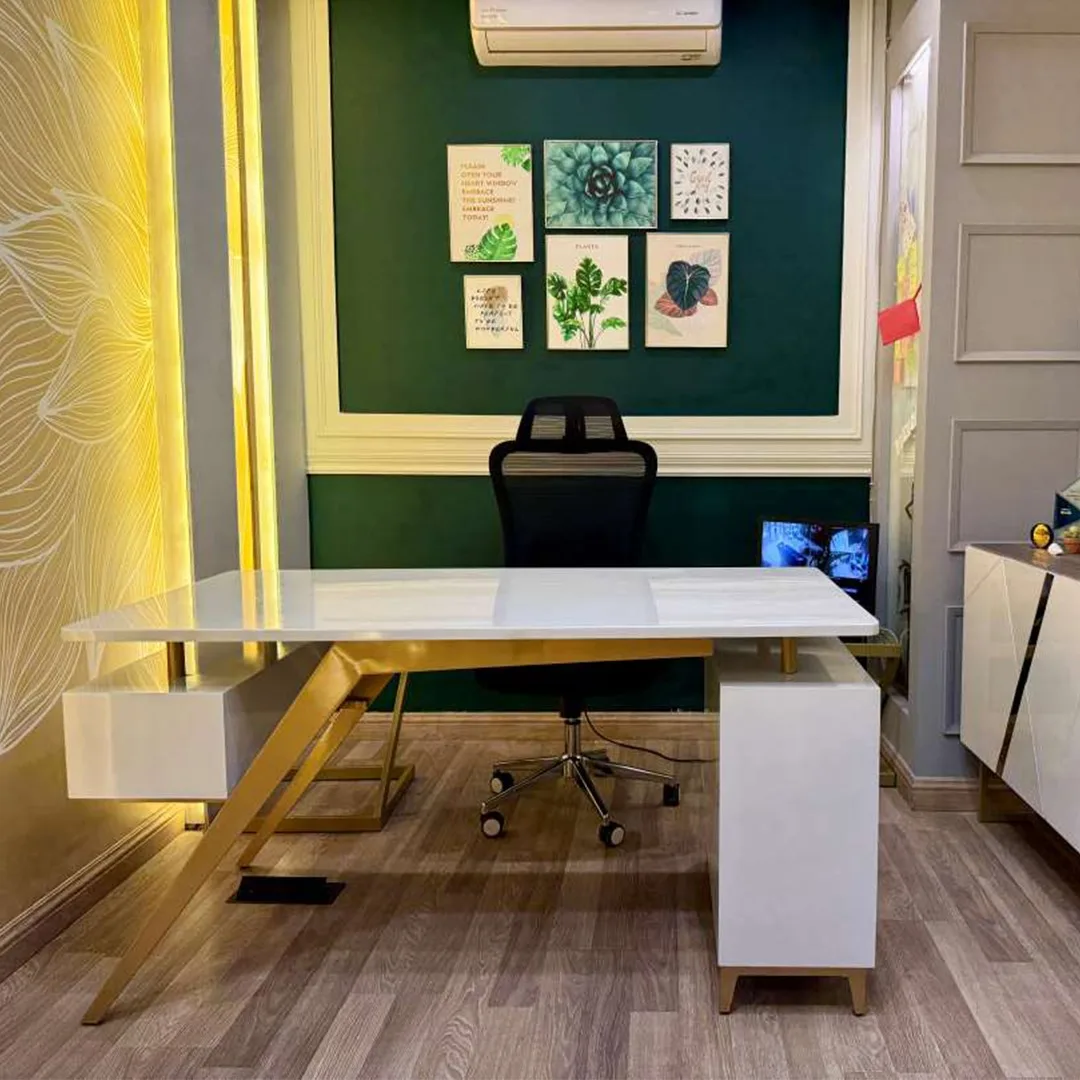 Manager table M-09